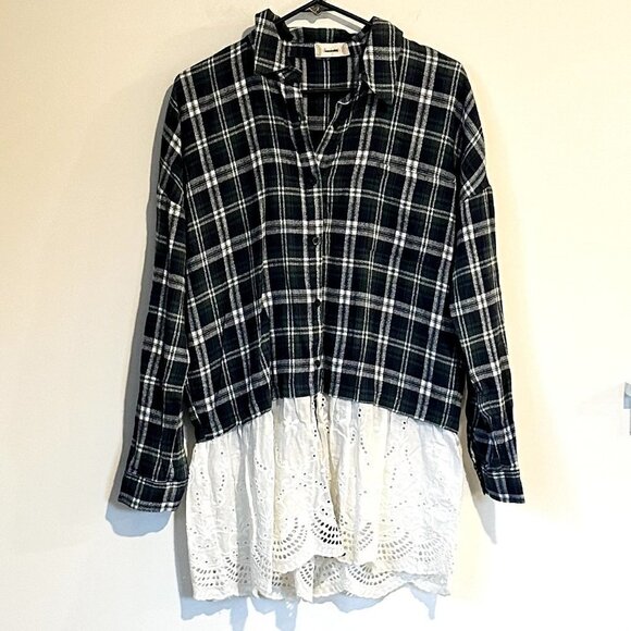 NWT Altar'd State Flannel and Lace Long Sleeve Shirt - Medium - Picture 1 of 7